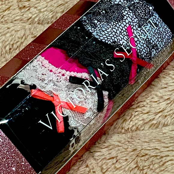 Brand New Victoria Secret Cheekini panties S/P - Picture 2 of 7